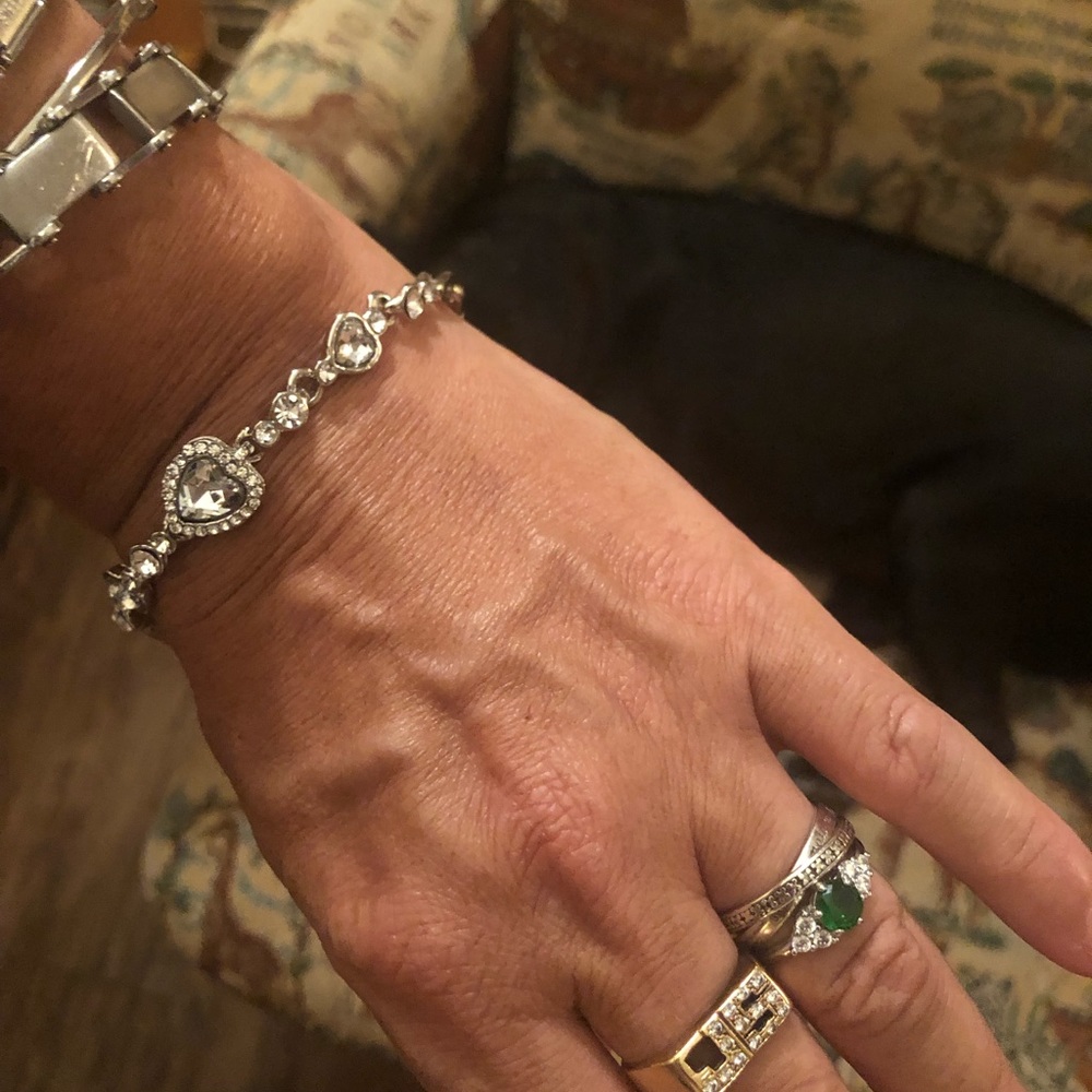 Elegant Simulated Diamonds, Heart & Class, Tennis Bracelet - Picture 2 of 4